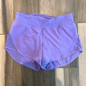 Lululemon Speed Up Low-Rise Lined Shorts 4” Size 4 Purple